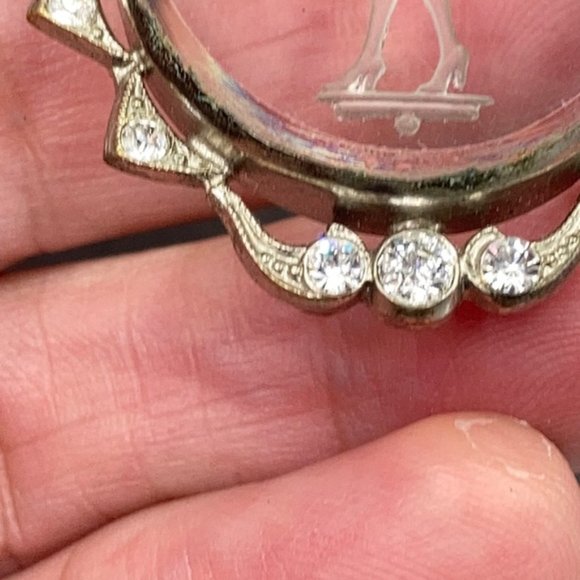 Art Deco Reverse Intaglio Glass Girl with Basket Brooch Czech - Picture 3 of 6